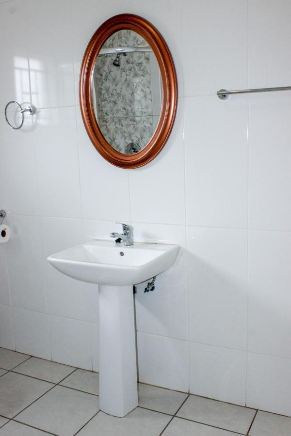 Motseleng Guest House Palapye ภายนอก รูปภาพ