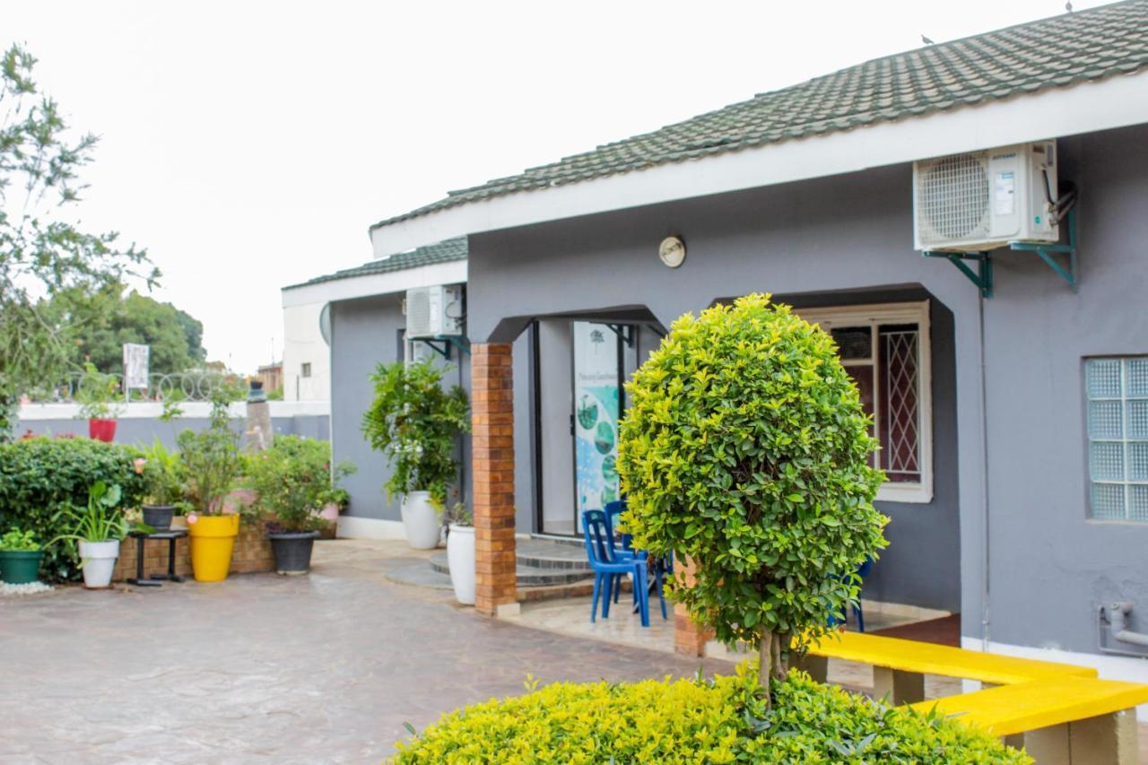 Motseleng Guest House Palapye ภายนอก รูปภาพ